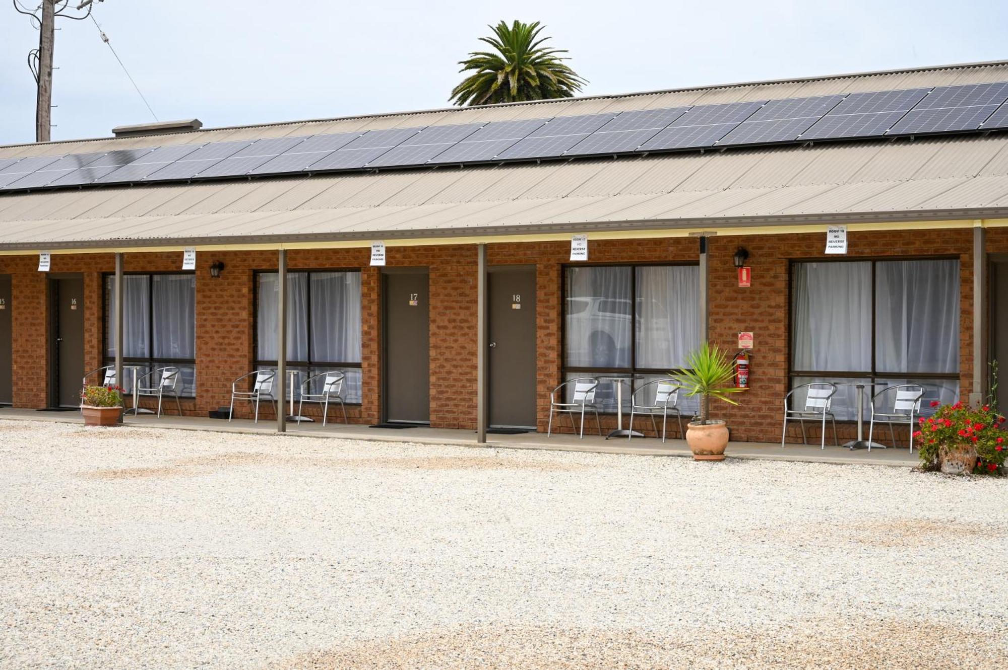 Holbrook Town Centre Motor Inn Exteriör bild