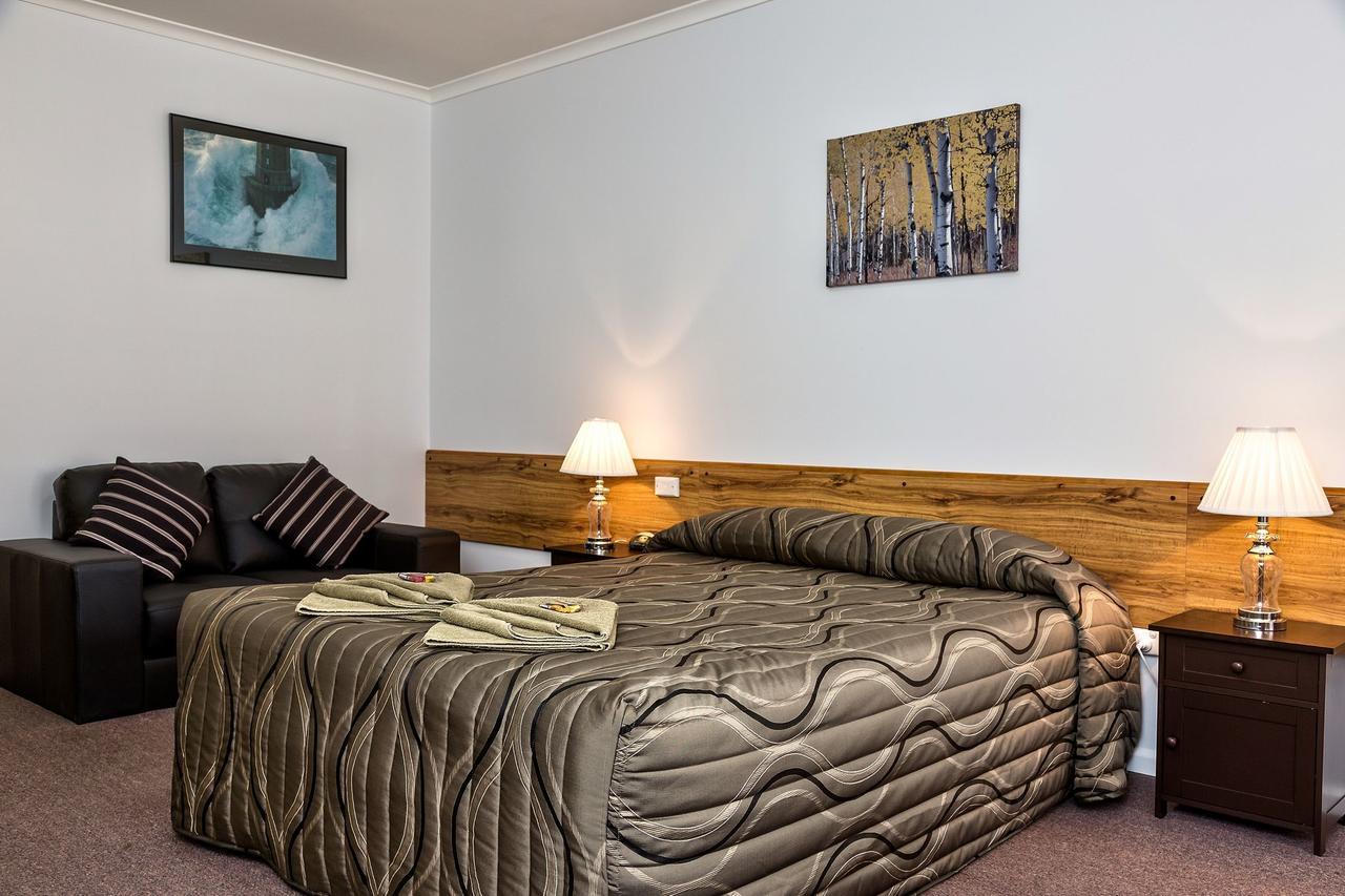Holbrook Town Centre Motor Inn Exteriör bild